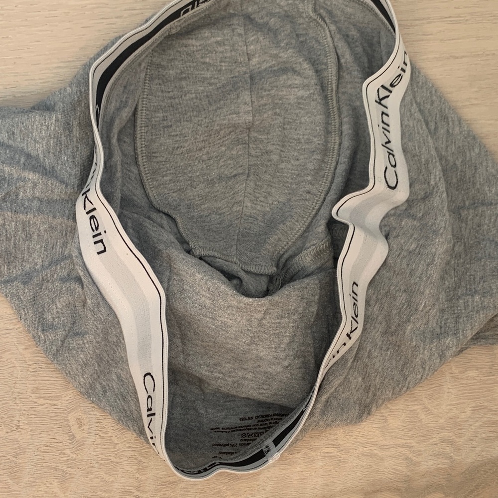 Calvin Klein Men's Light Gray Boxer Briefs - Picture 7 of 7